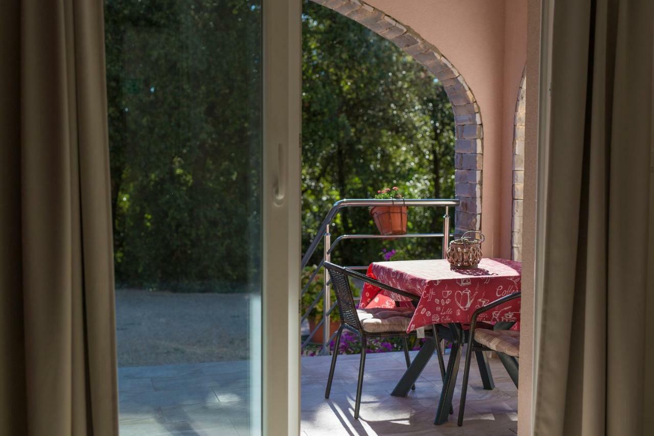 Apartamento Stela Pinezići Exterior foto