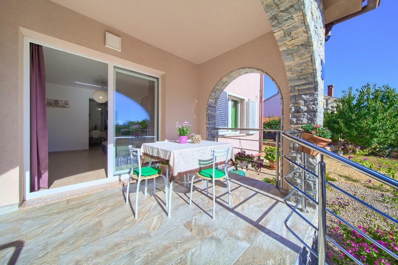 Apartamento Stela Pinezići Exterior foto